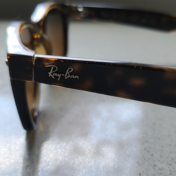 Ray Ban Wayfarers tortoise shell unisex - Picture 3 of 5